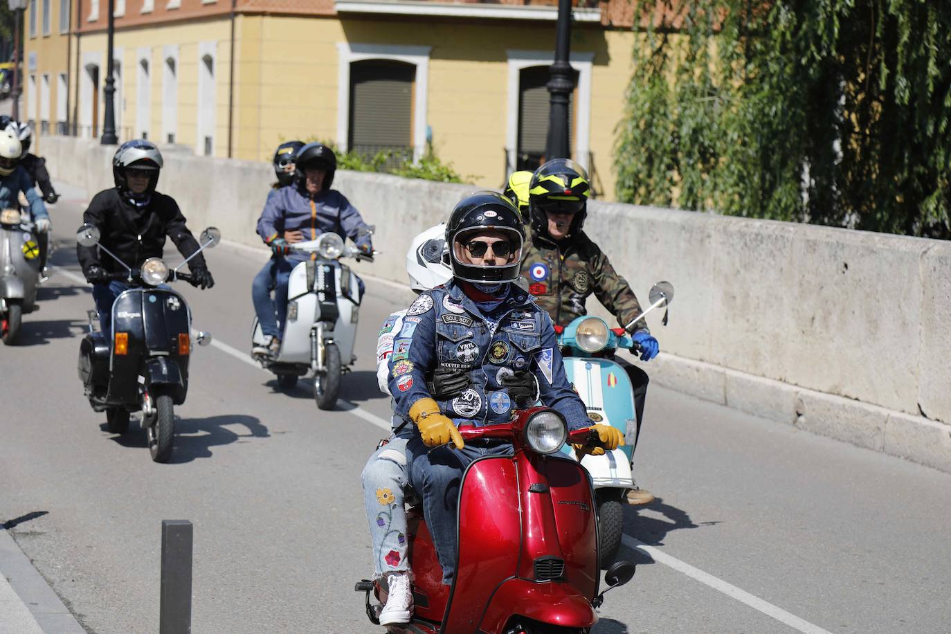 Concentración de Vespas y Lambrettas en Peñafiel