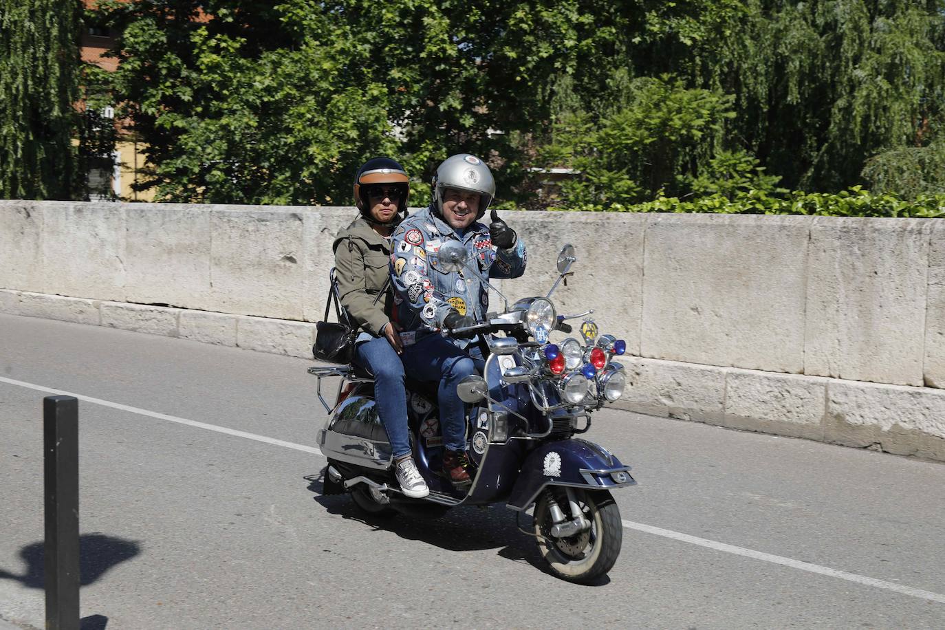 Concentración de Vespas y Lambrettas en Peñafiel