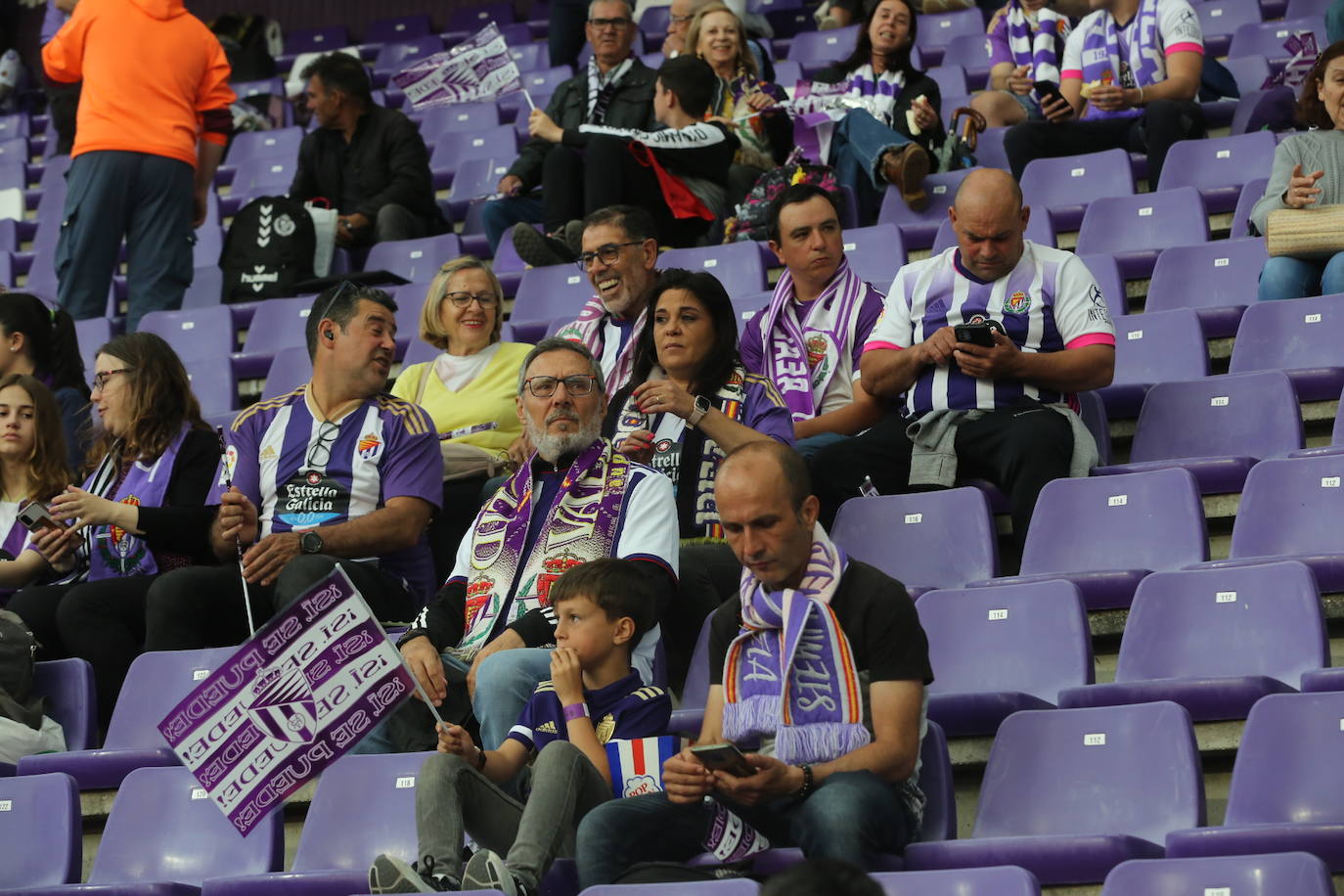 Búscate en la grada del José Zorrilla (1/4)