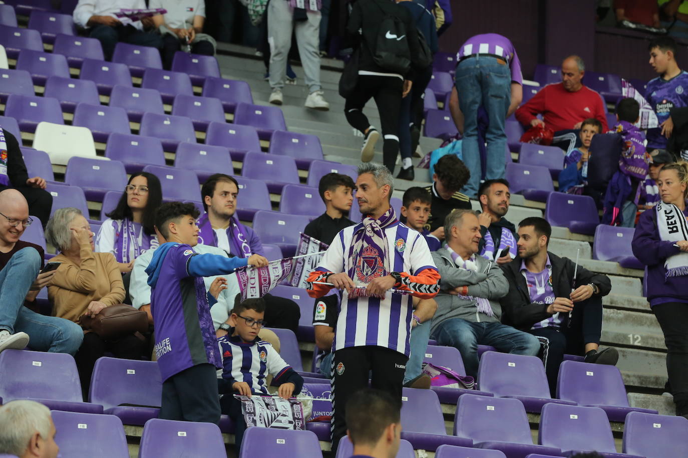 Búscate en la grada del José Zorrilla (1/4)