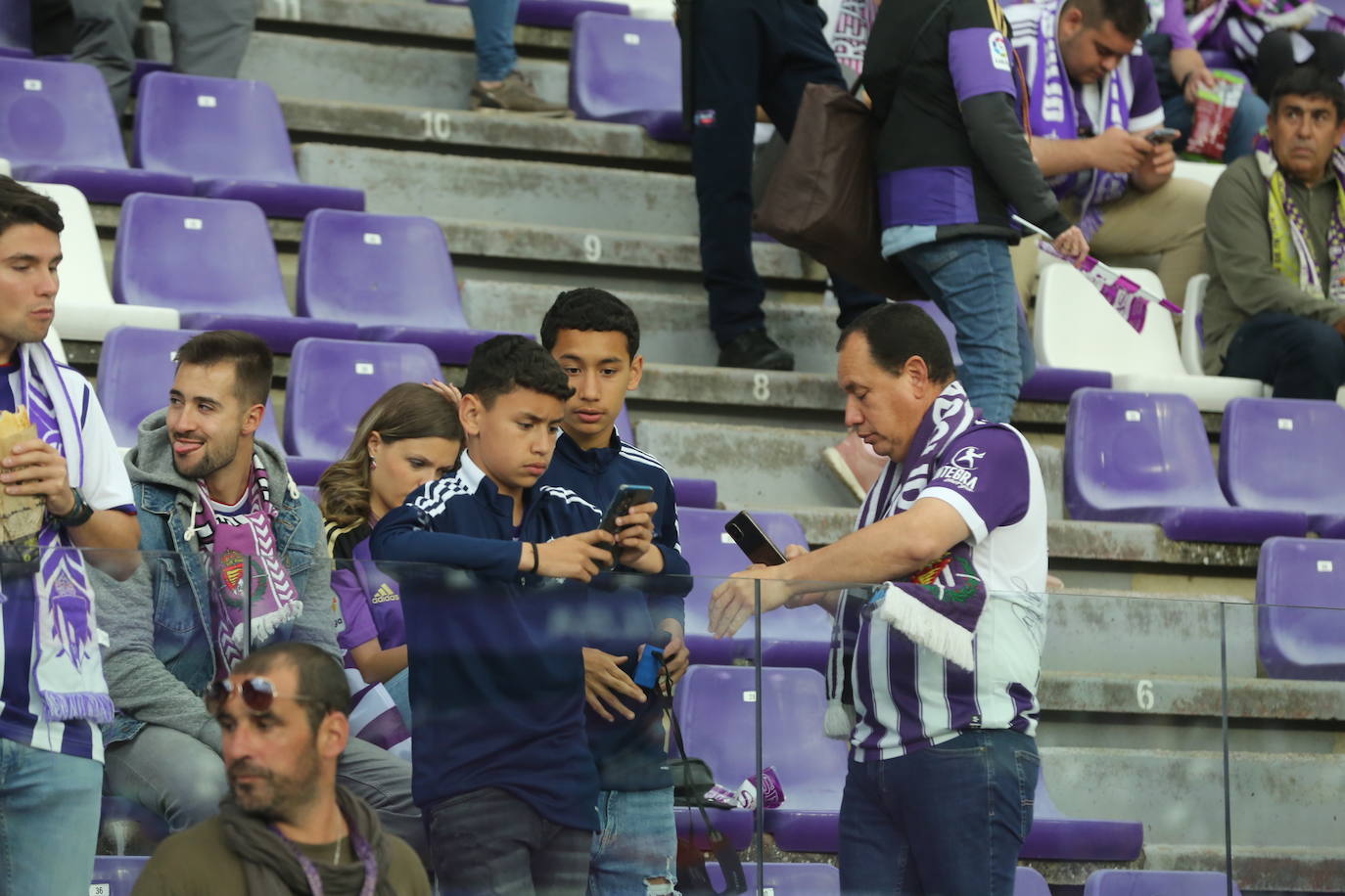 Búscate en la grada del José Zorrilla (1/4)