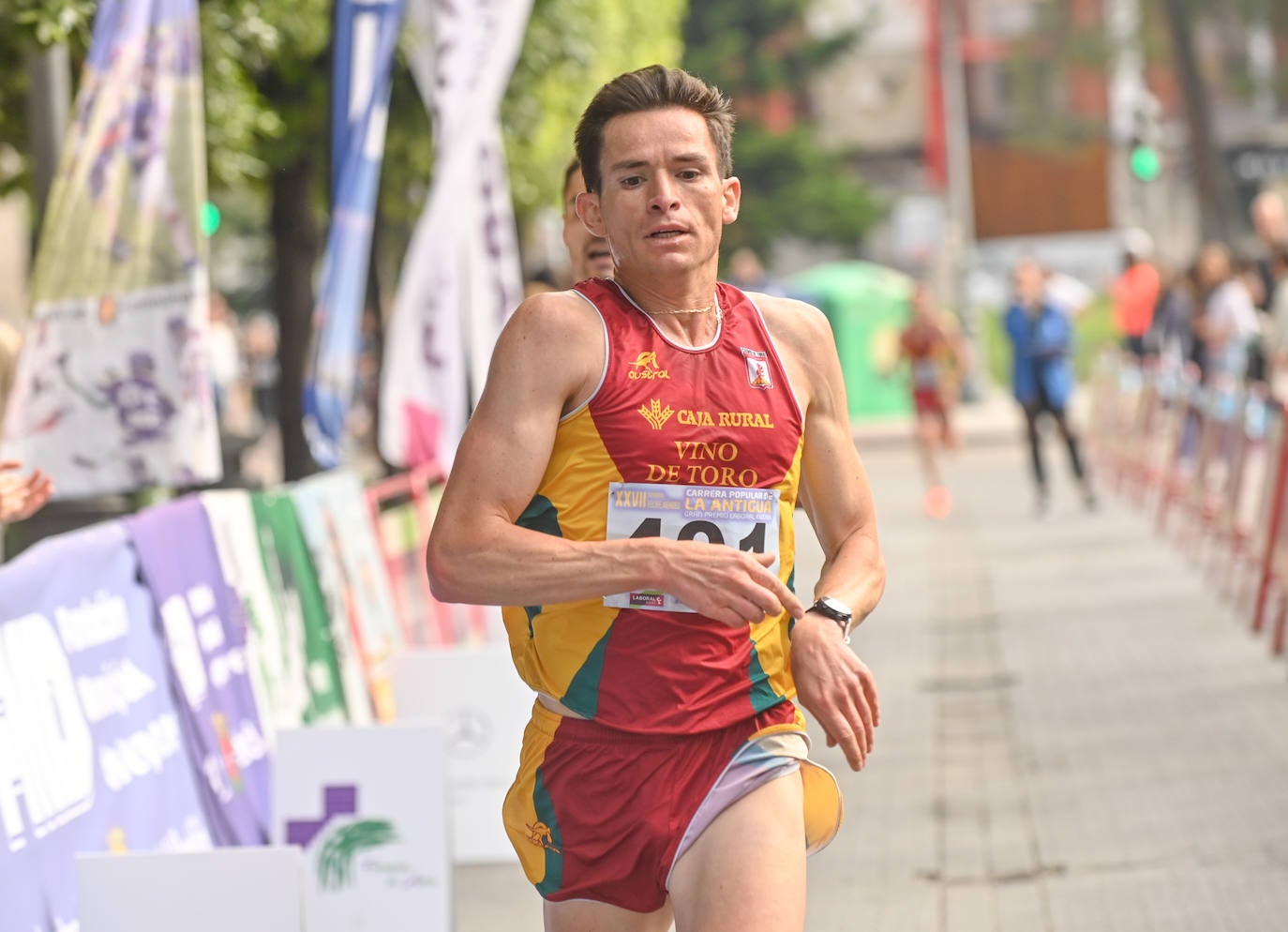 La XXVII Carrera Popular de la Antigua de Valladolid, en imágenes