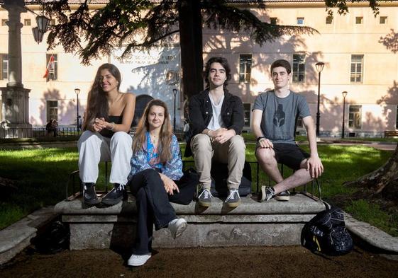 Daniela Galán, Raquel Sánchez, Álex García y David Rojo, estudiantes de EBAU