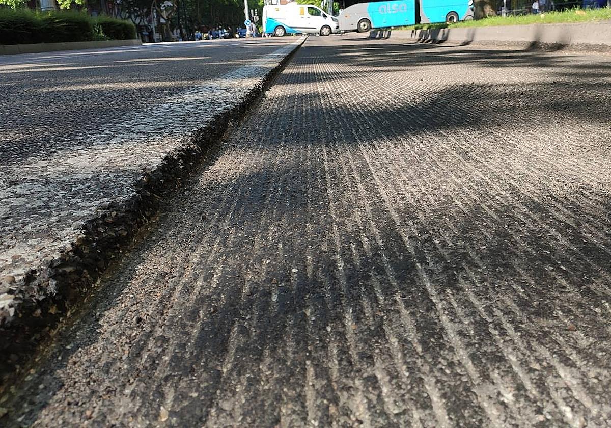 Escalón generado por el fresado en el paseo Zorrilla.