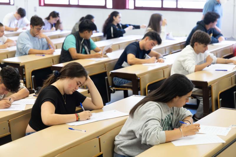 Consulta los centros y horarios de la EBAU en Valladolid