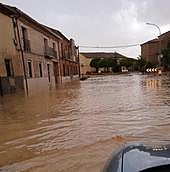 Una fuerte tromba inunda Villacid: «El agua subió más de medio metro»