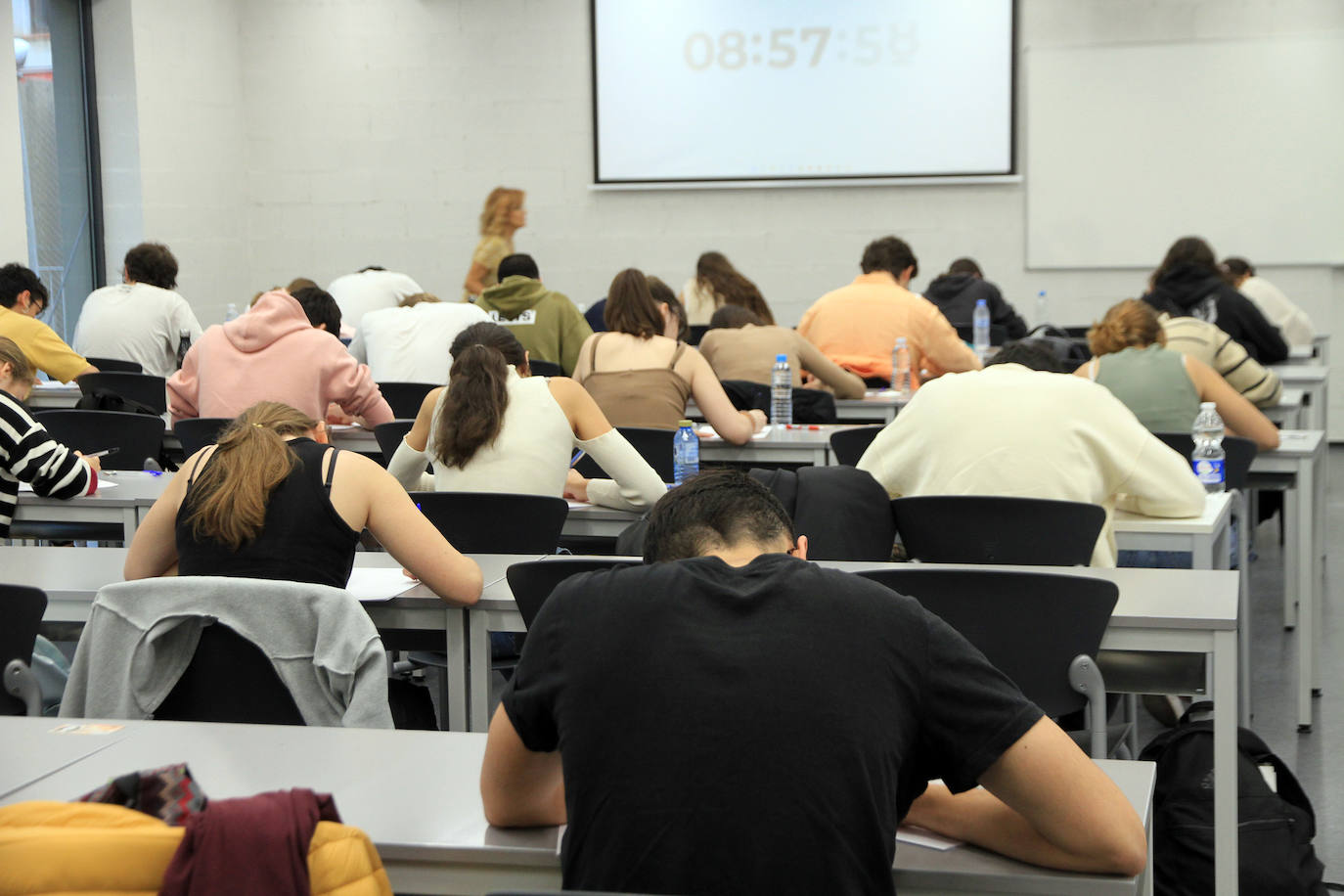 Nervios en la primera jornada de la EBAU