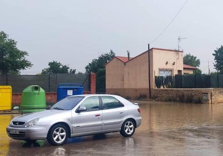 Una de las calles inundadas por el agua.