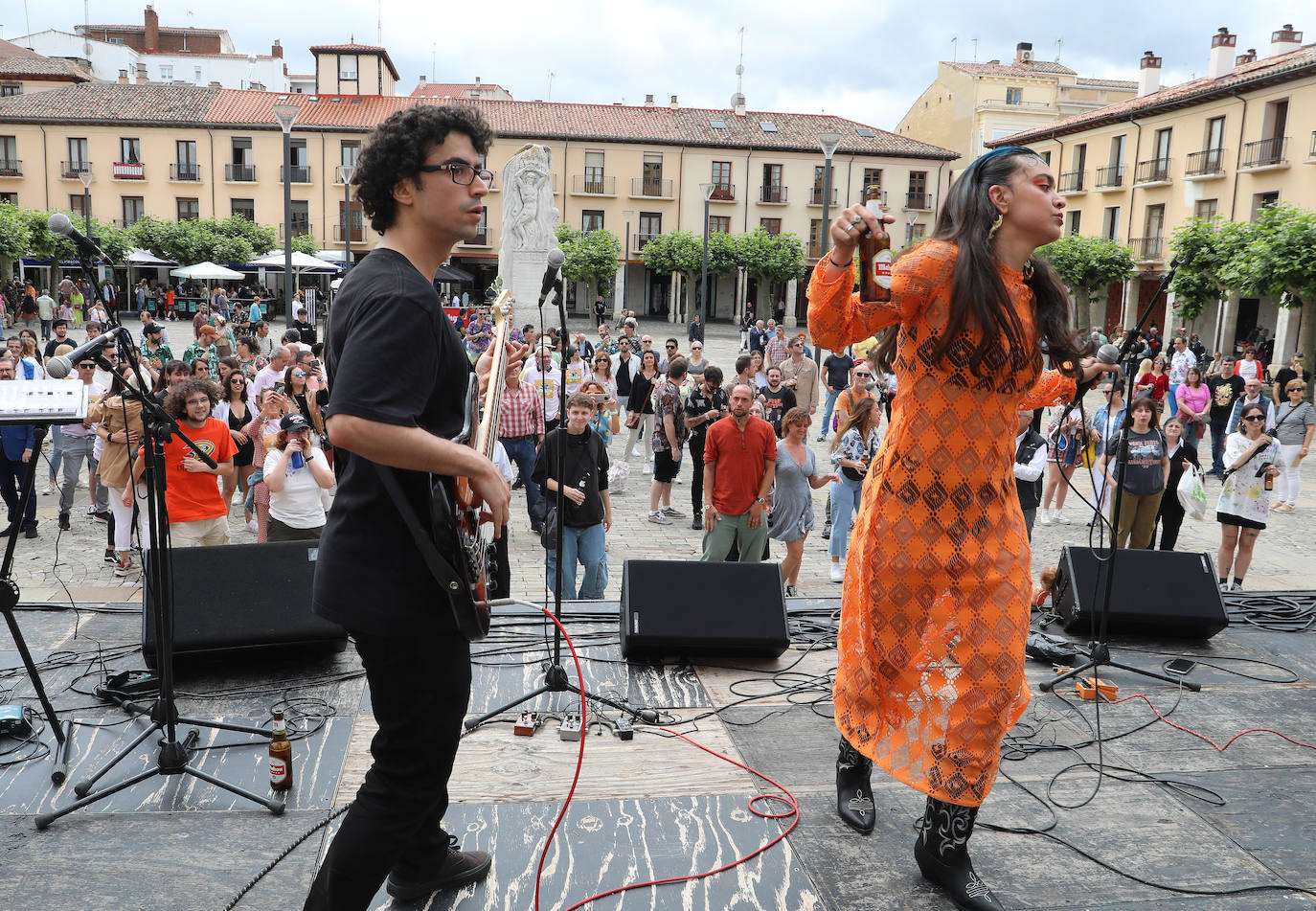 La animación del Sonora invade plazas y calles