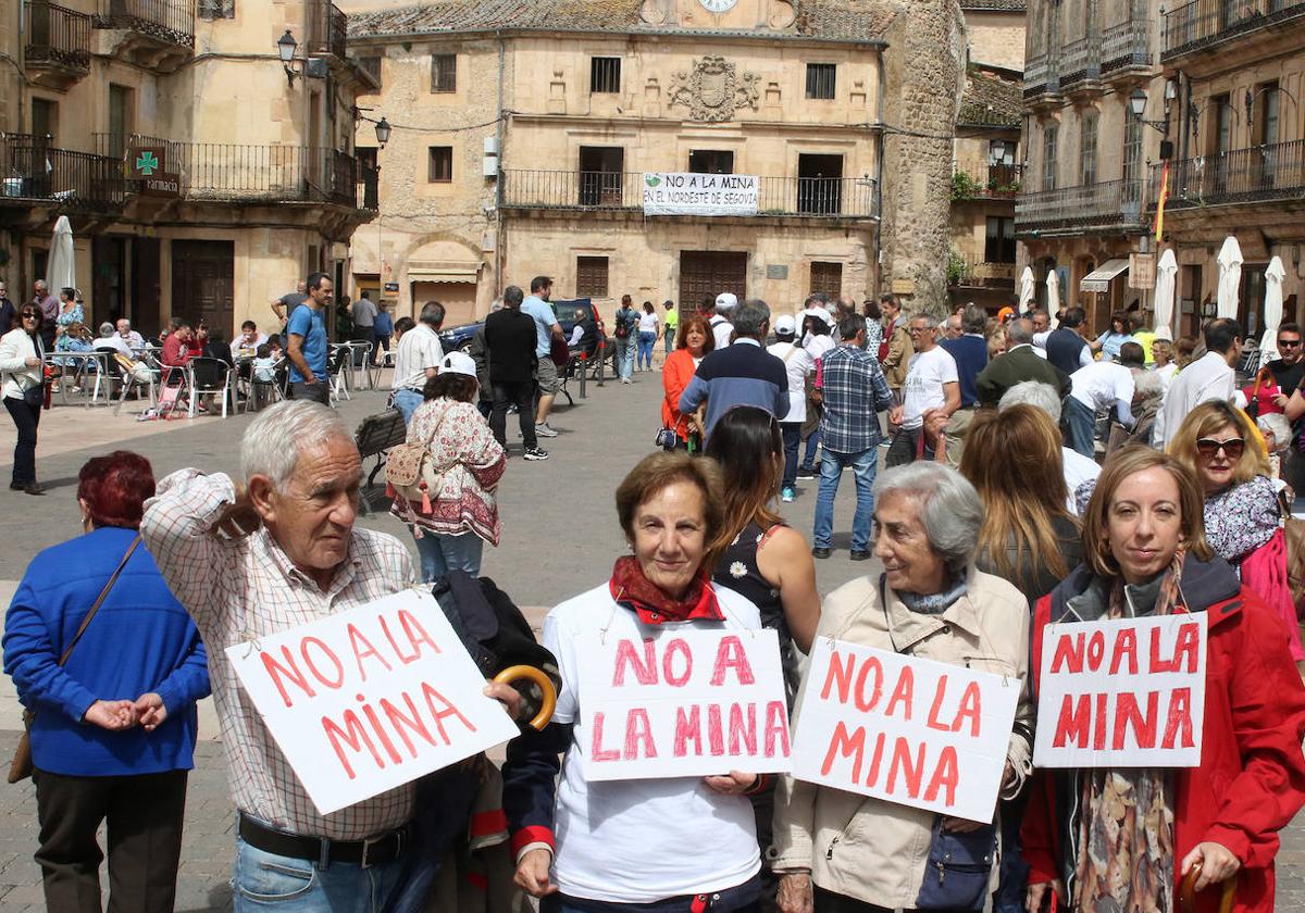 Protesta contra la mina