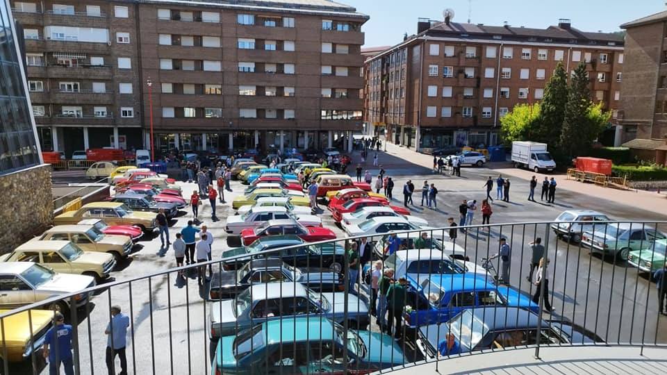 Los coches clásicos invaden las fiestas de Guardo