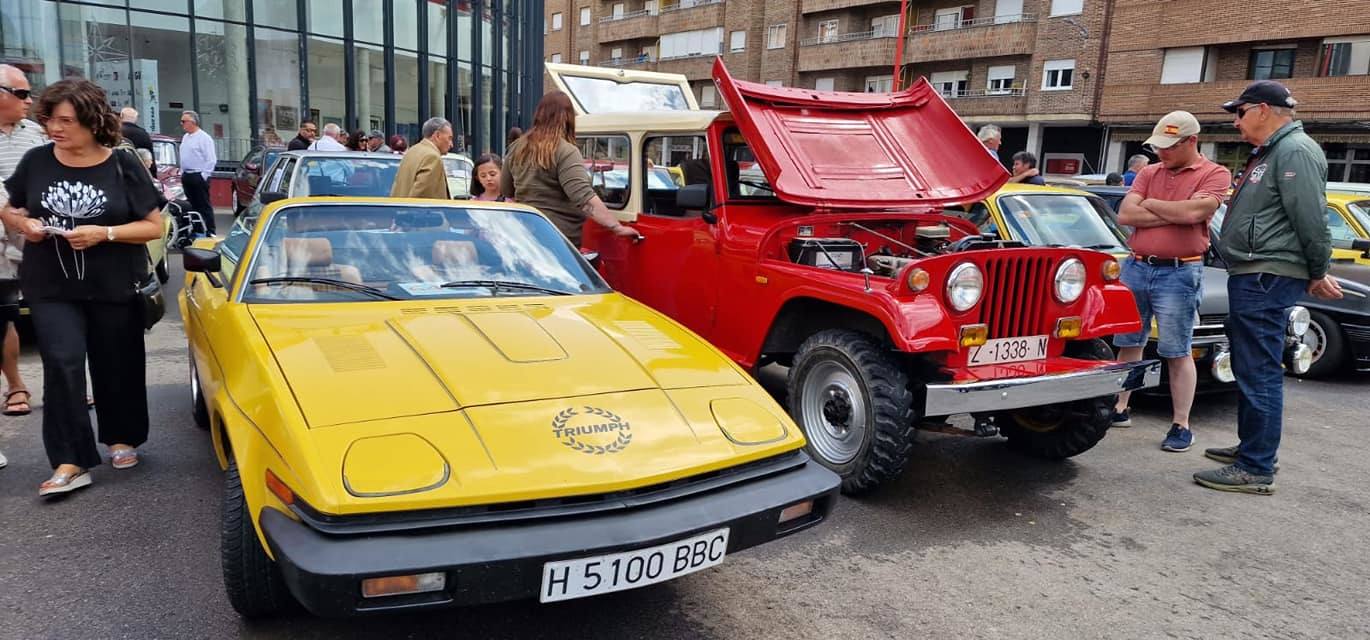 Los coches clásicos invaden las fiestas de Guardo