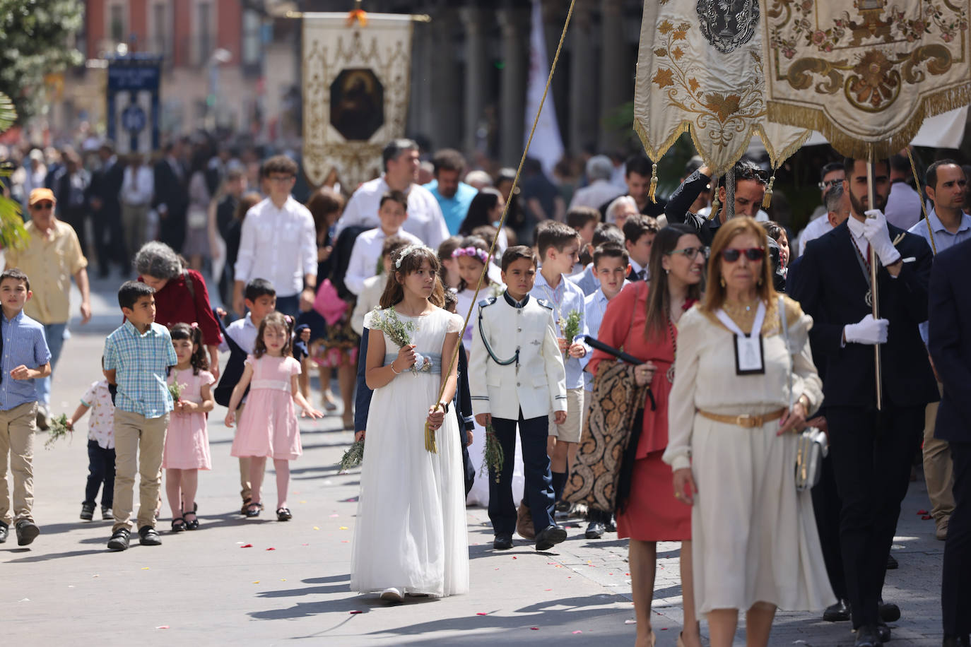 El Corpus Christi llena de luz las calles de Valladolid