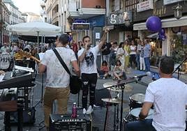Celebración de la 'Showpping Night' en la calle Don Sancho.