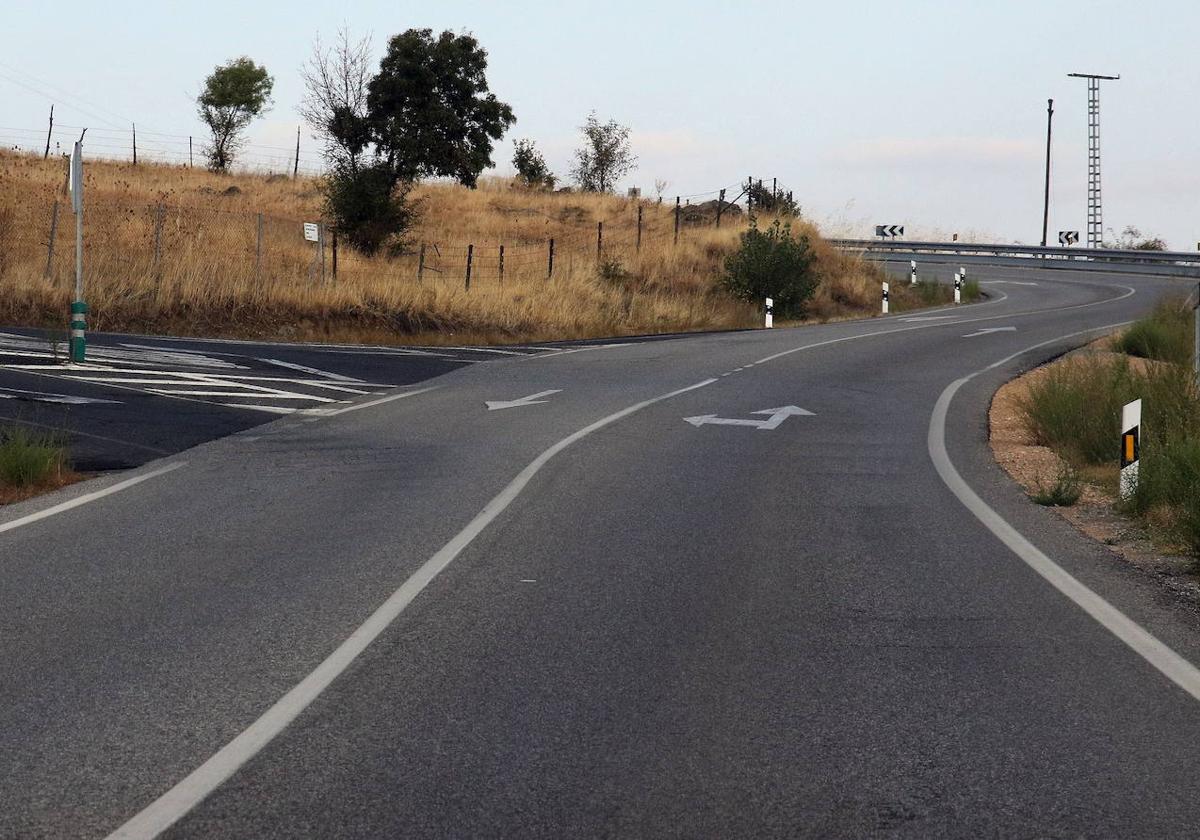 Cruce en la carretera que conecta Palazuelos de Eresma y Segovia.