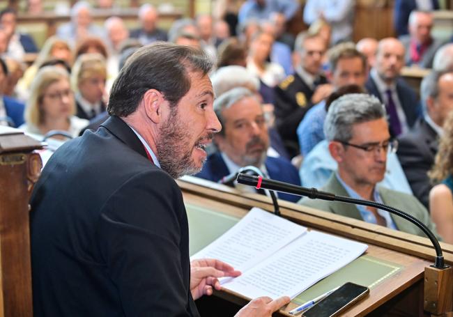 Óscar Puente, desde la bancada del Grupo Municipal Socialista.