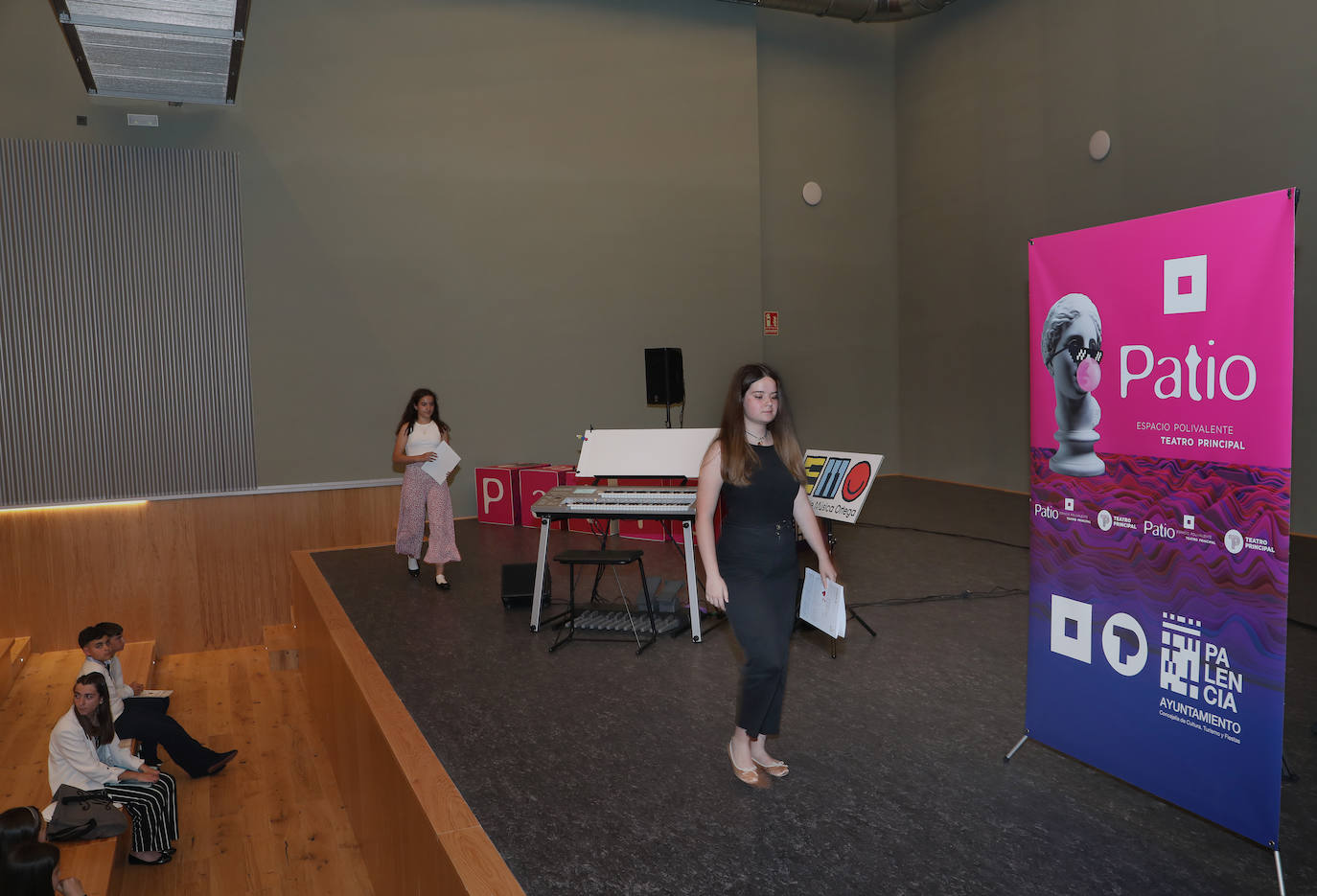 El Patio del Teatro Principal se abre a los palentinos