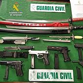 Incautan un arsenal de armas tras una detención por malos tratos en el ámbito familiar