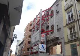 Edificio rehabilitado en la calle Leopoldo Cano.