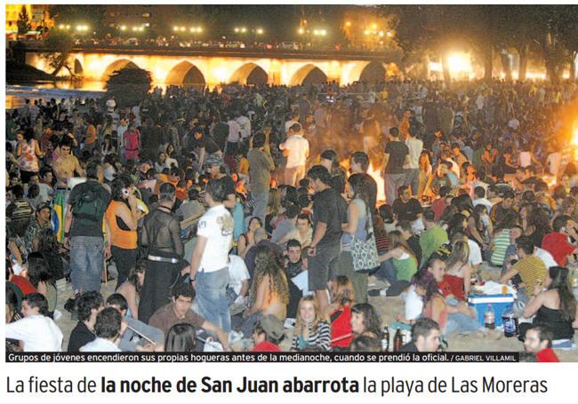 Multitudinaria celebración en 2007 de la noche de San Juan.