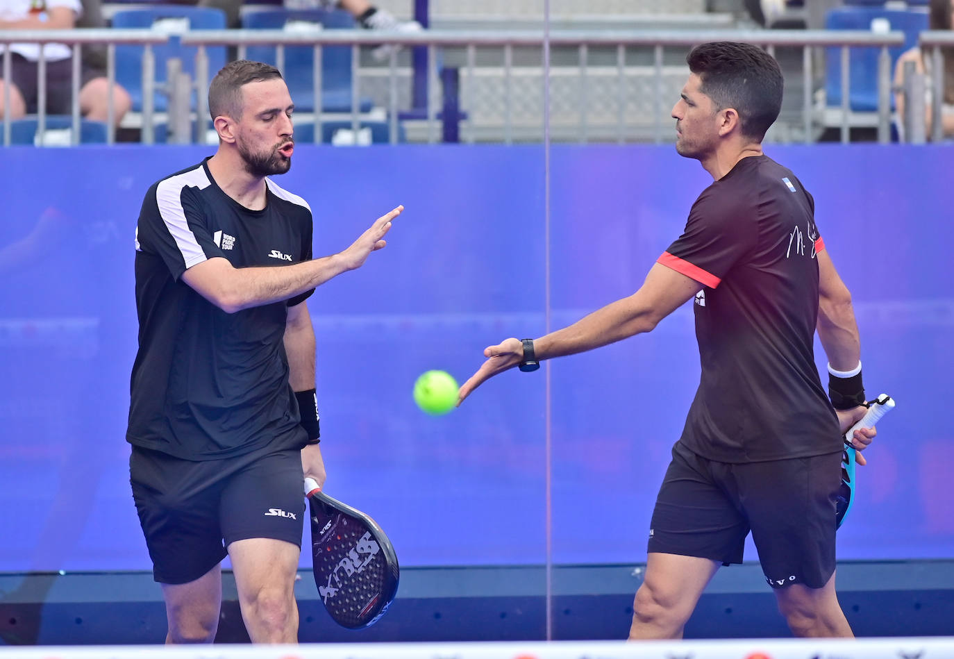 La primera jornada del World Padel Tour en la Plaza Mayor de Valladolid