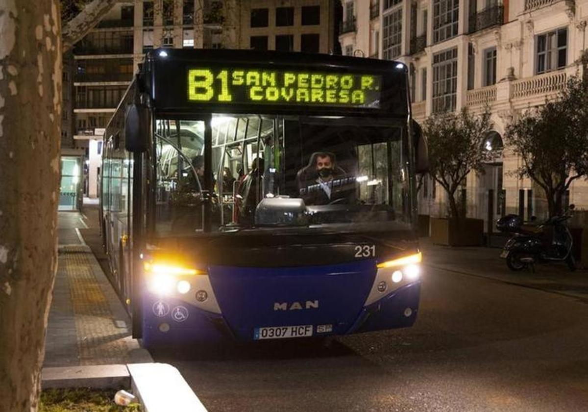 Autobús búho de Auvasa en una imagen de archivo.