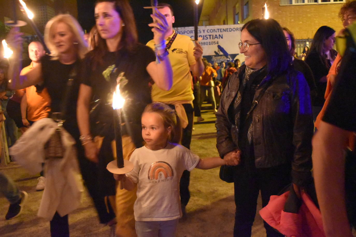 Aguilar vibra con la procesión de antorchas y la hoguera