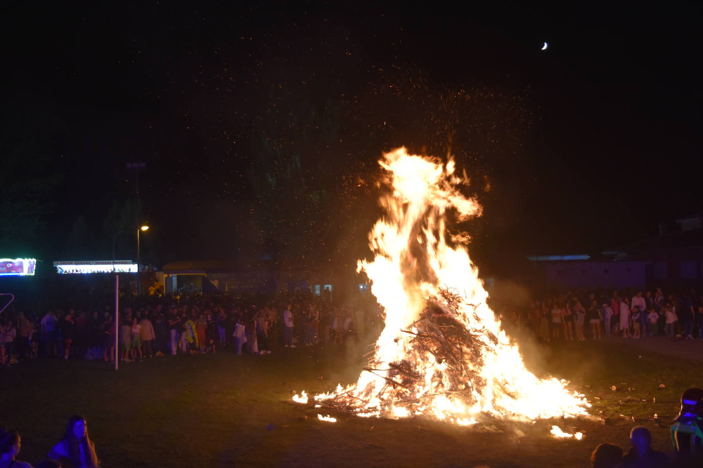 Aguilar vibra con la procesión de antorchas y la hoguera