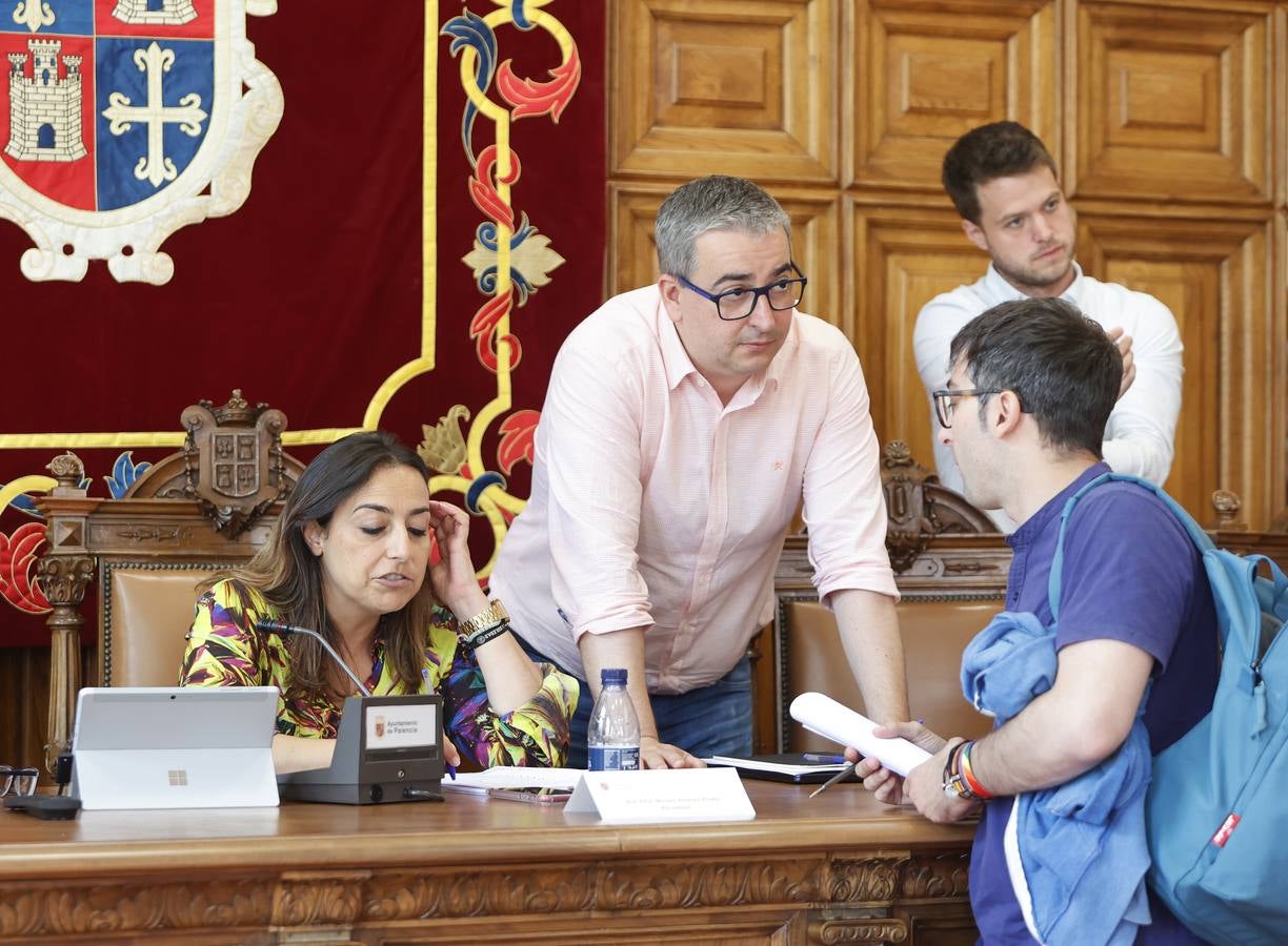 Primer pleno del Ayuntamiento de Palencia tras la constitución de la corporación municipal