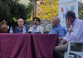 Diego Ventura, en el centro, durante el acto celebrado en Cuéllar.