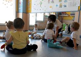 Un grupo de niños, en una guarderia del centro de Segovia.