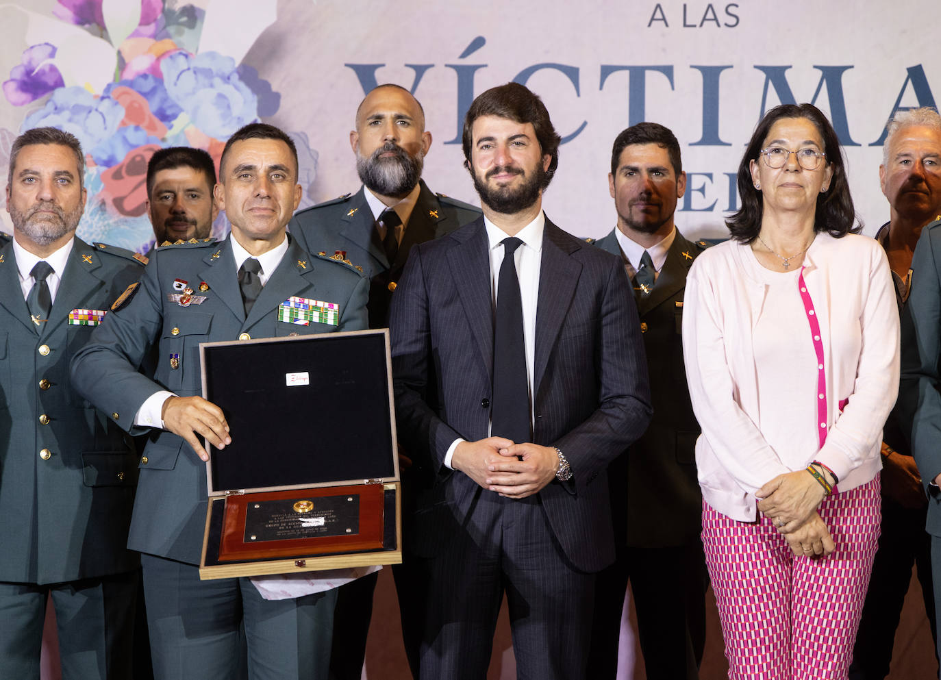 Representantes del GAR junto al vicepresidente y la subdelegada del Gobierno.