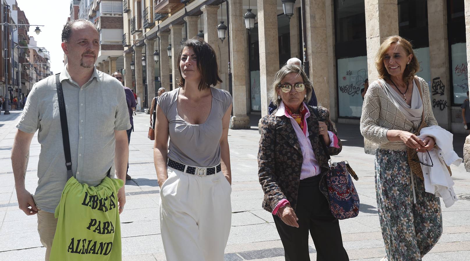 Macarena Olona visita Palencia para arropar a su candidato al Congreso