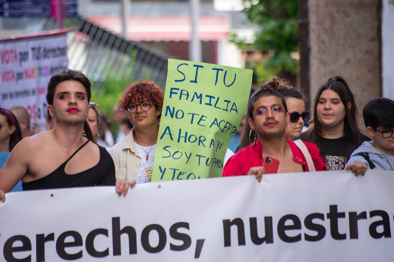 El Día del Orgullo tiñe de arcoíris las calles de Palencia