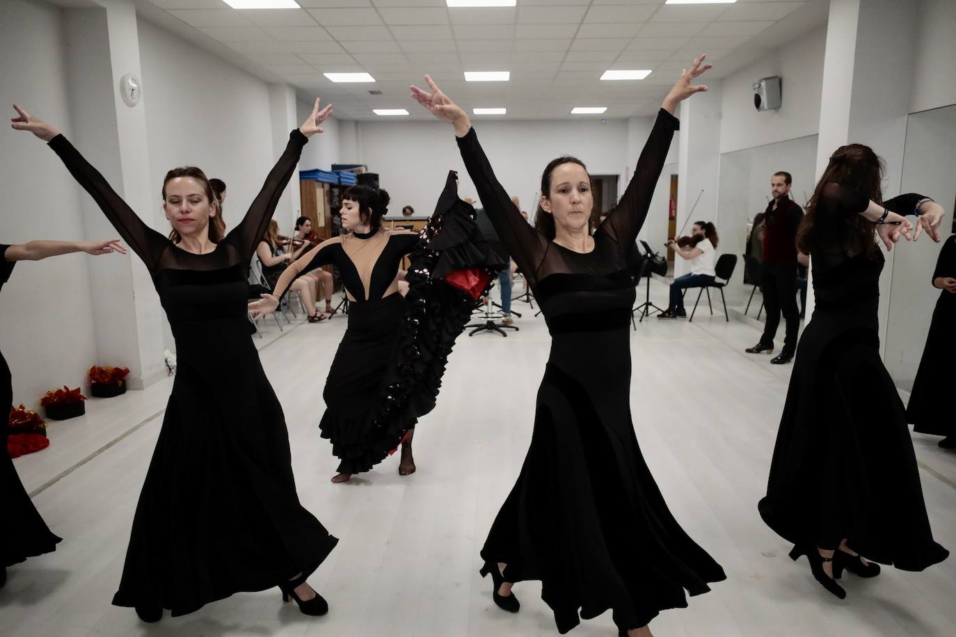 &#039;El amor brujo&#039; a cargo de la Orquesta de la Universidad de Valladolid y del Ballet Español