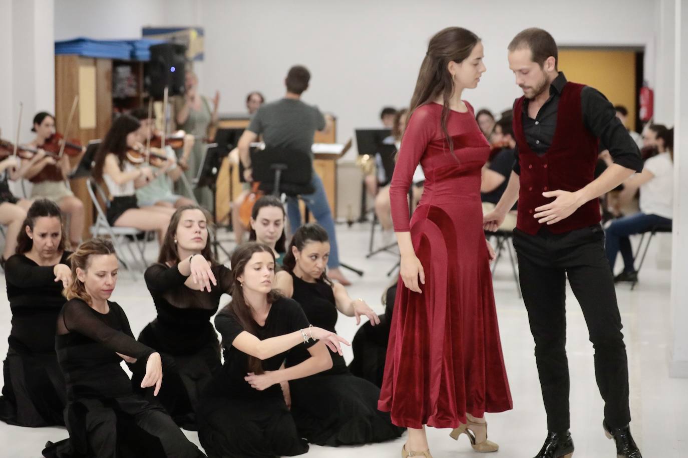 &#039;El amor brujo&#039; a cargo de la Orquesta de la Universidad de Valladolid y del Ballet Español