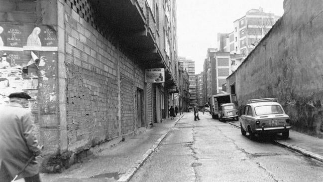 Imagen antes - La calle Santa Lucía en los años setenta y en la actualidad.