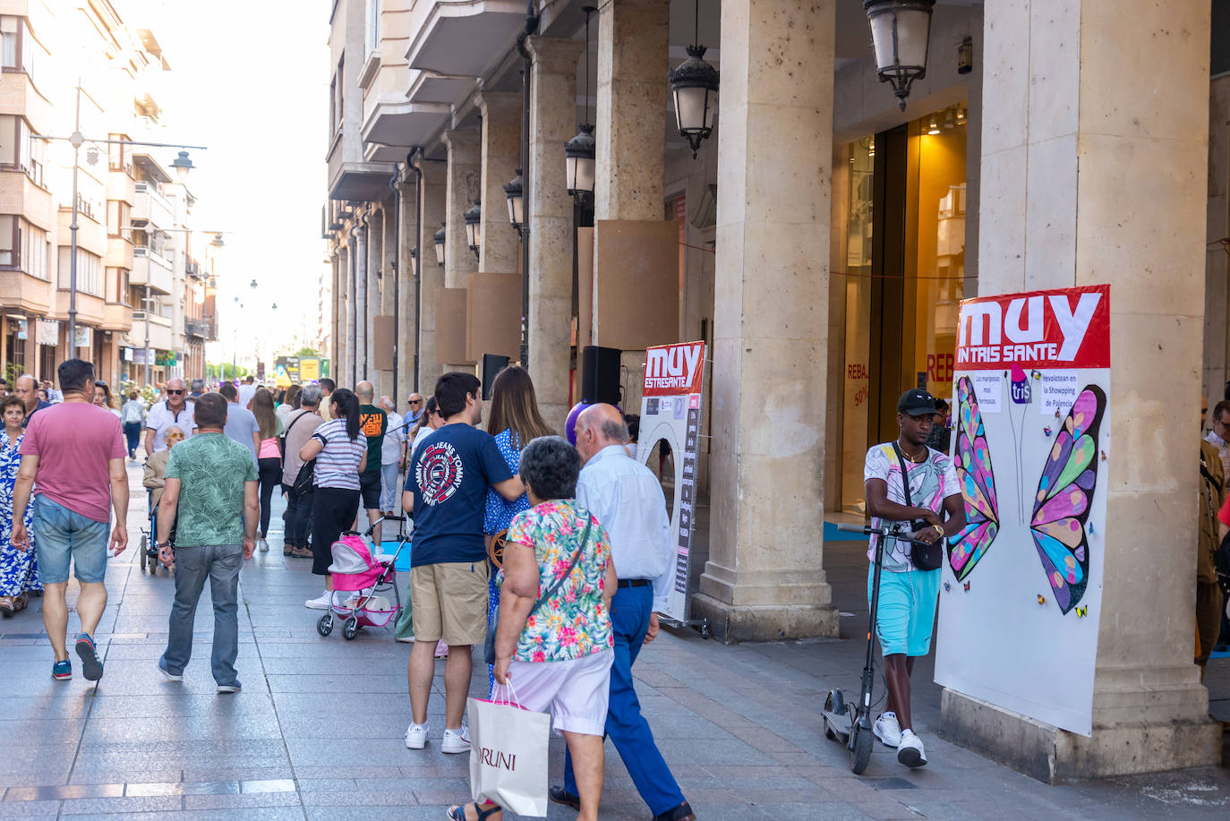 Palencia se va de compras por la noche