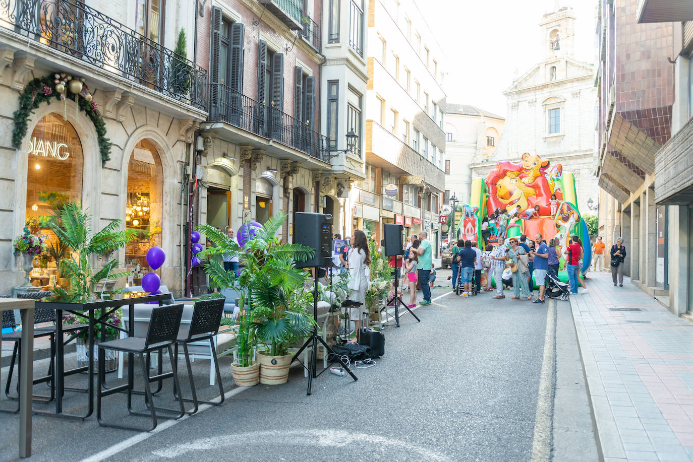 Palencia se va de compras por la noche