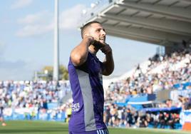 Shon Weissman celebra un gol en campo del Leganés, en una imagen de 2021.