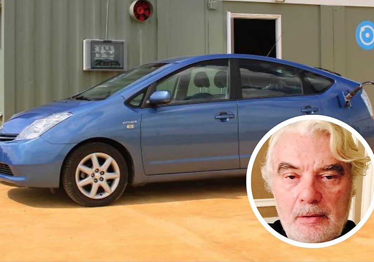 Un Prius recibe suministro de hidrógeno desde un módulo de TINA y Pedro Blach.