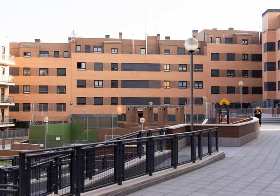 Vista del edificio ocupado en Arroyo de la Encomienda.