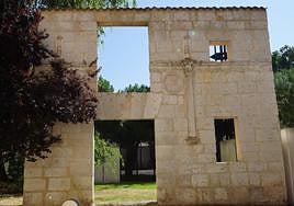 El edificio vallisoletano cuya fachada descansa en el jardín de un museo