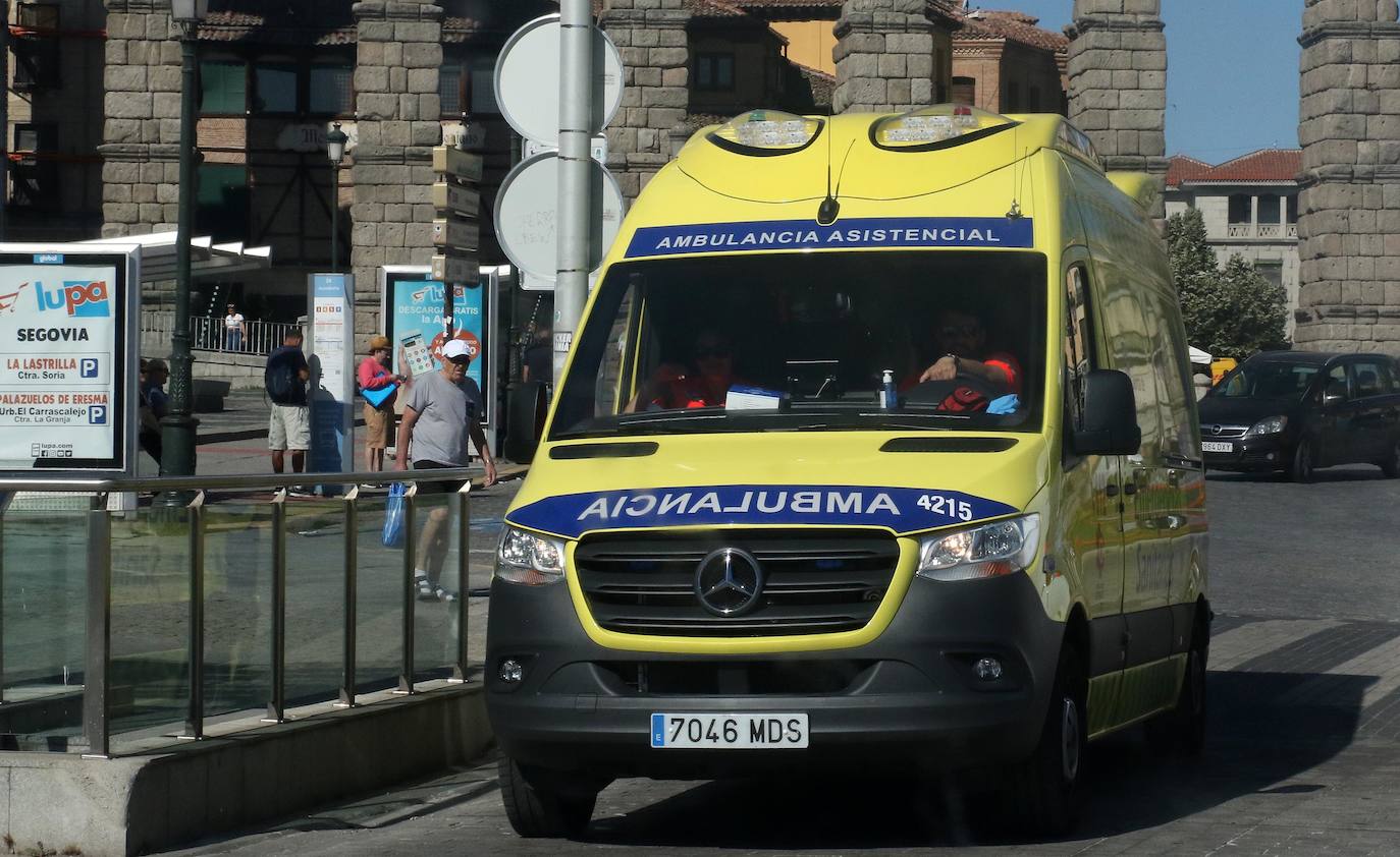 Ambulancia en el centro de Segovia.