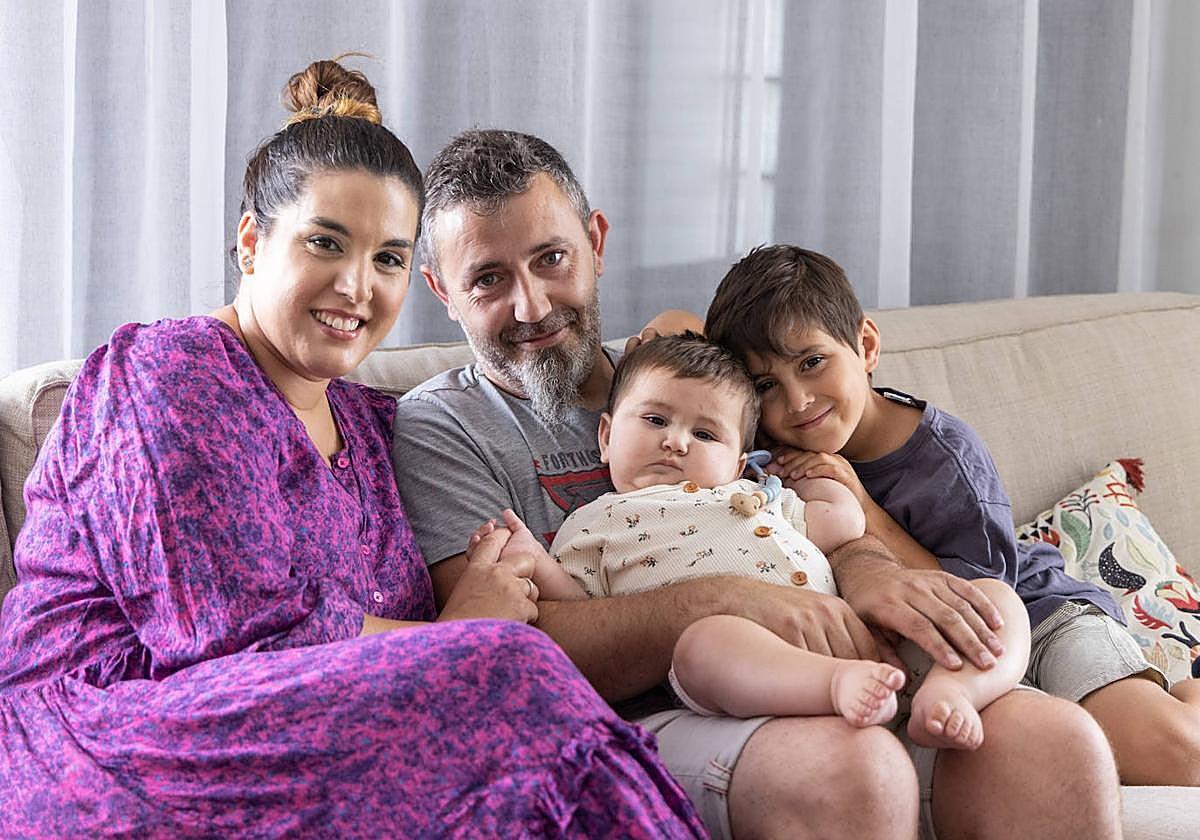 La lucha del bebé Ibai contra una enfermedad rara que solo padecen 35 personas en el mundo