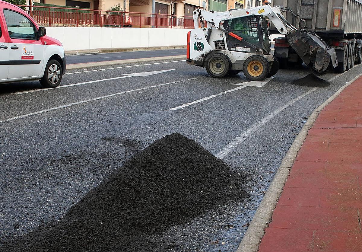 Obras anteriores de mejora del firme en la travesía de La Lastrilla.