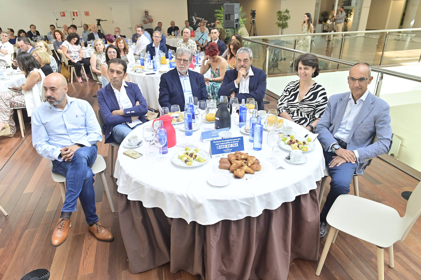 Óscar Lobo, Vicente Andrés Granado, Santiago Aparicio, Carlos Aganzo, Marta Castaño y Noé Martín.