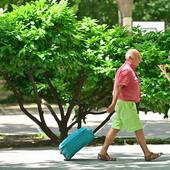 Los turistas extranjeros gastan 102 euros al día, con los suizos a la cabeza