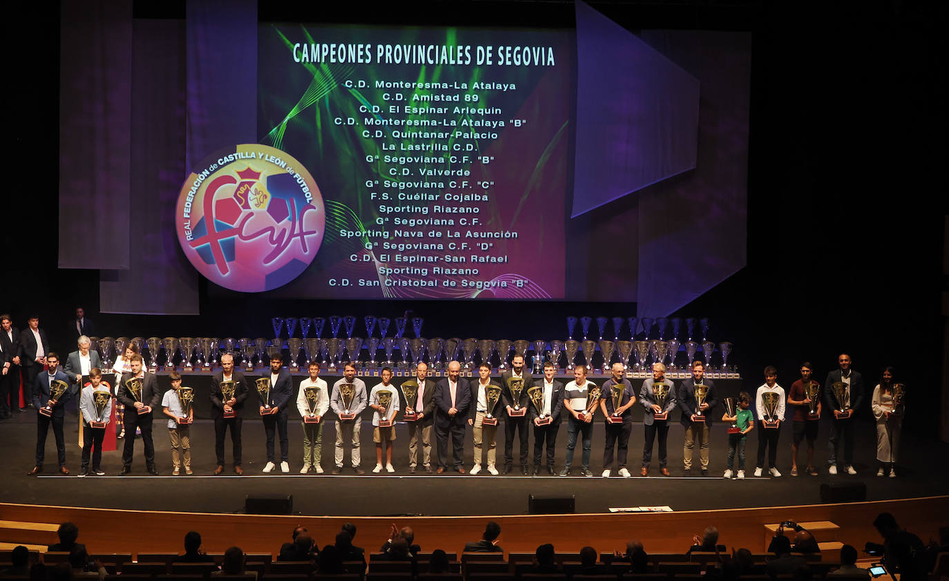 Los campeones regionales en el Centenario de la Federación de Castilla y León