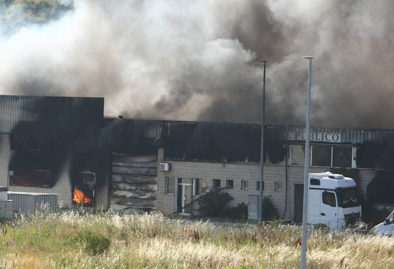 Incendio en una nave de embutidos de Bembibre